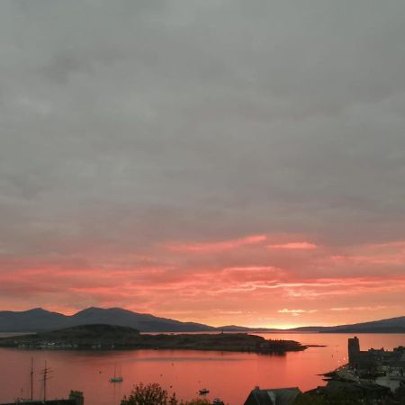 Central Oban Studio With Stunning View Eksteriør billede